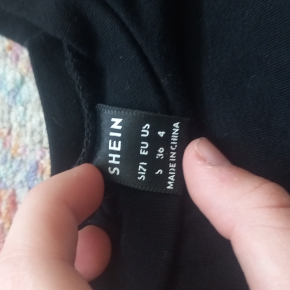 SHEIN cropped black gem tee - Picture 2 of 2